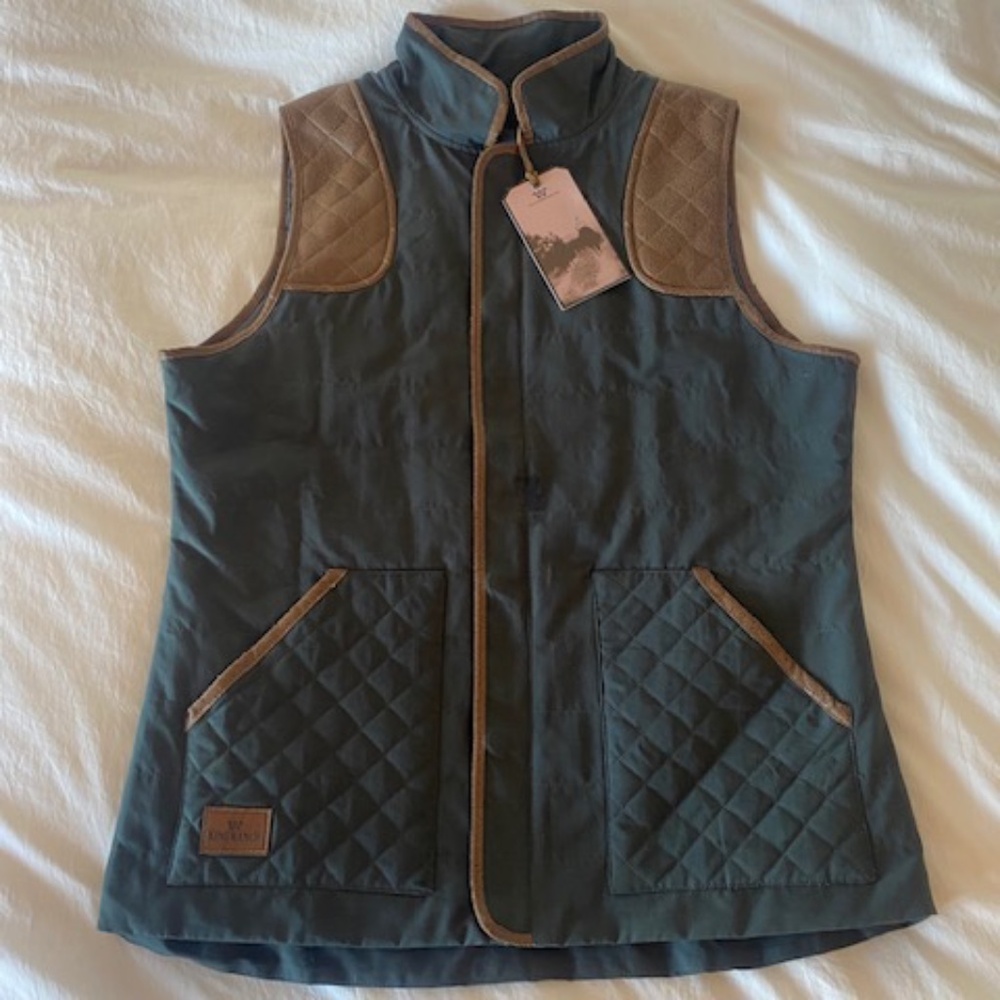 King Ranch Vest NWT - Trim Fitting. Sporty. Quilted. Classic. SIZE: Women's  XL